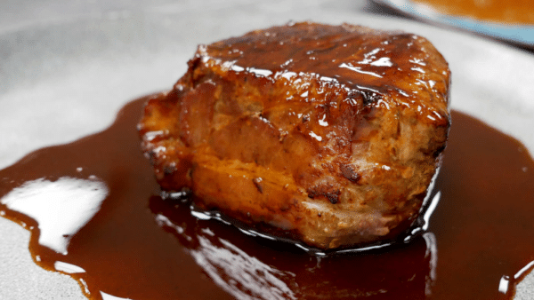 Mørk kyllingefond reduceret til glace