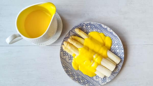 Verdens nemmeste Hollandaisesauce