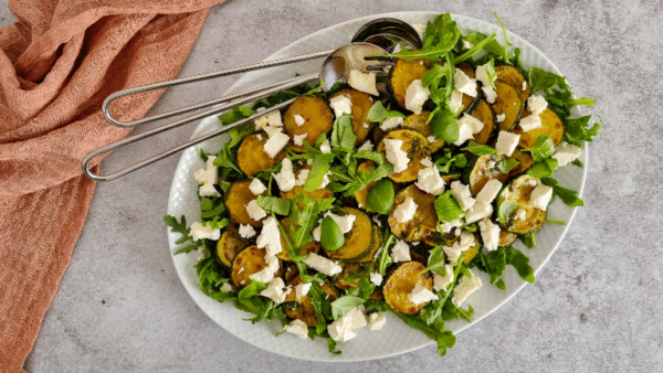 Stegt squash-salat med feta