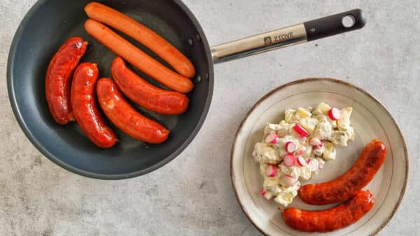 Pølser stegt ved den perfekte temperatur