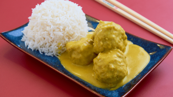 Meatballs in Curry Sauce
