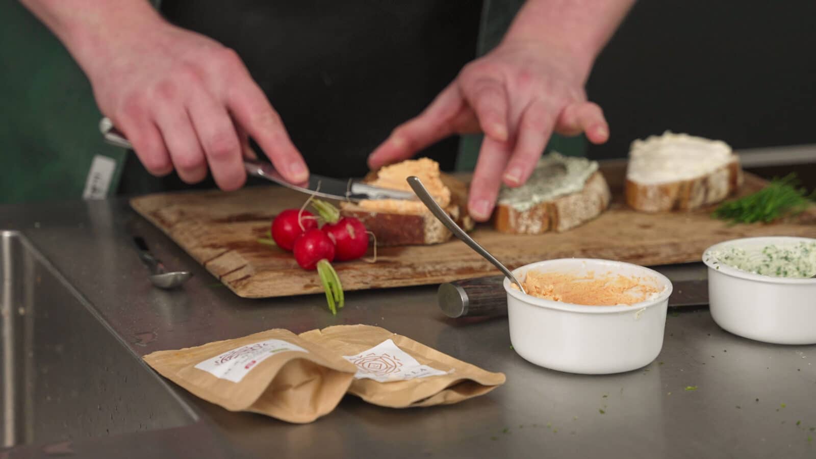 Create your own homemade cream cheese